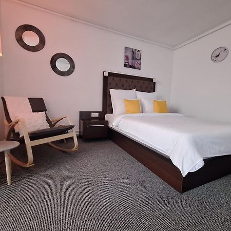 Onyx - Radiance Aparthotel ブラショフ エクステリア 写真